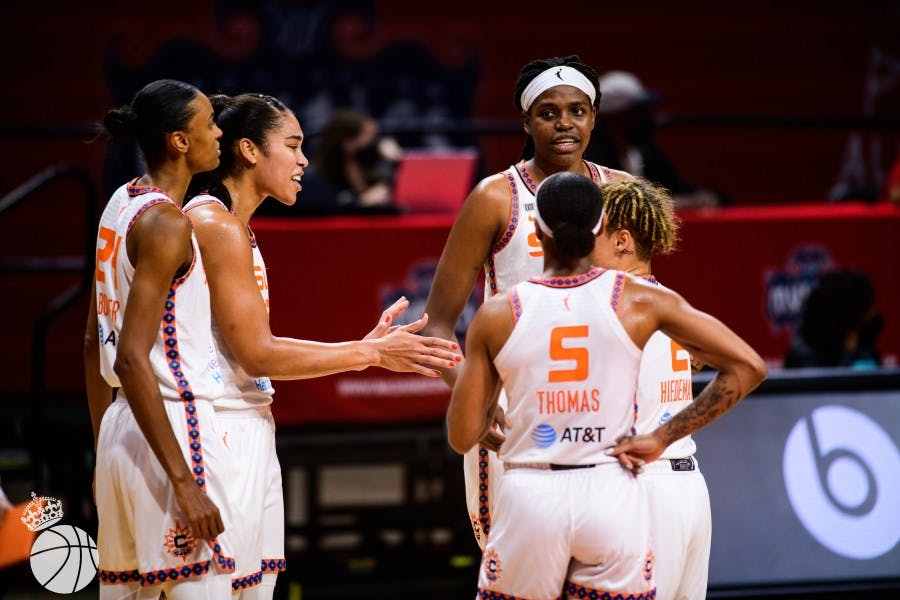WNBA Connecticut Sun team