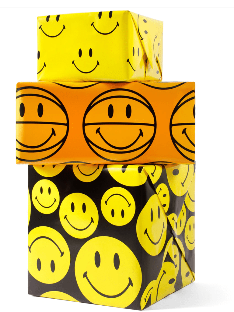 Basketball giftwrap for presents featuring Smiley on yellow